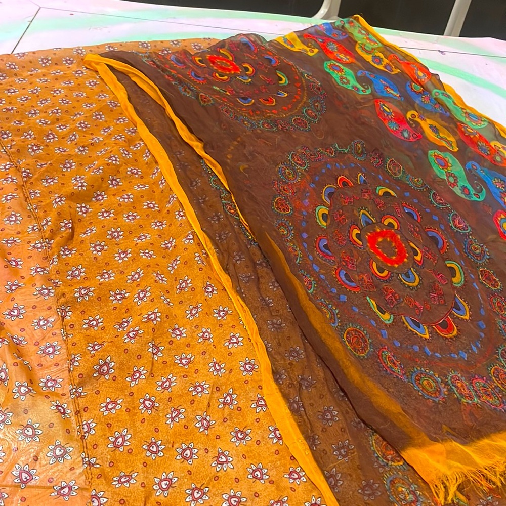 Set of 2 Gorgeous Scarves